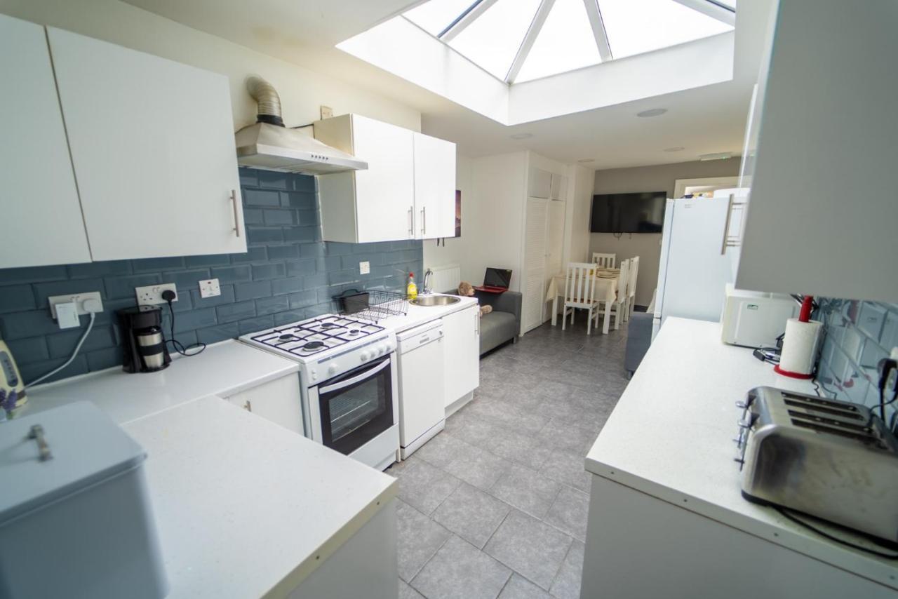 Stay Sa Cosy Equipped Studios Available 10 Mins From The City! Free Wifi &50" Smart Tv'S! Birmingham Bagian luar foto