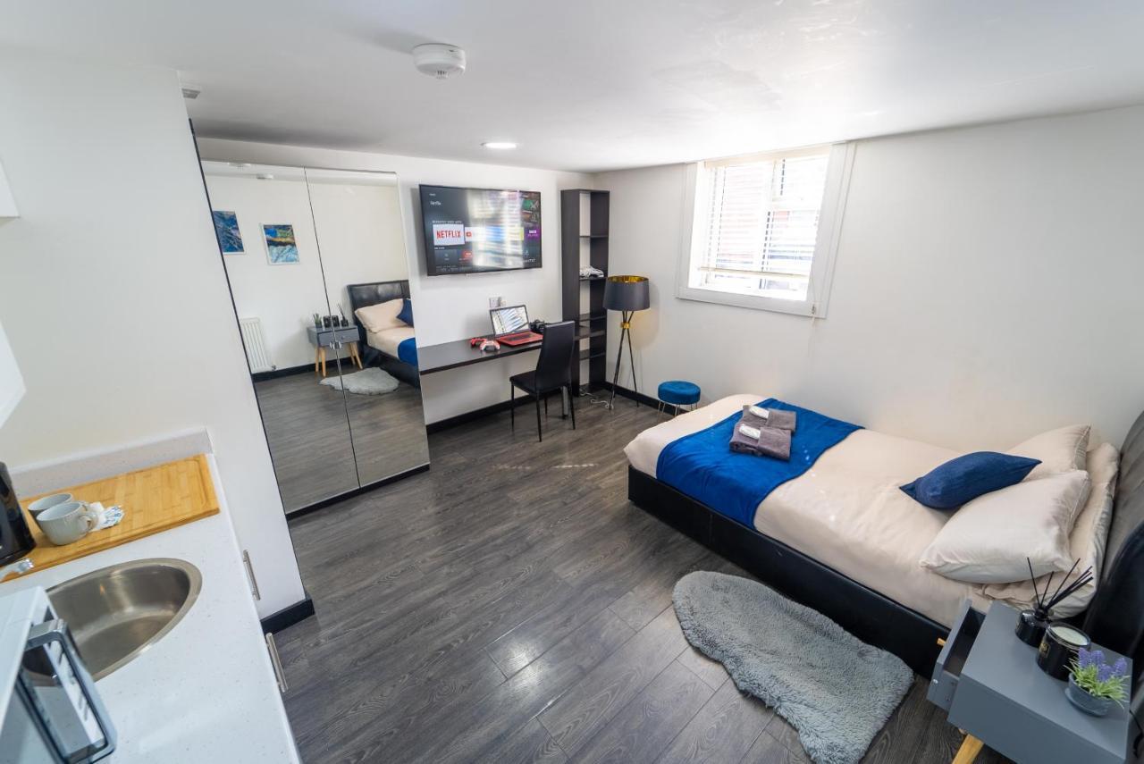 Stay Sa Cosy Equipped Studios Available 10 Mins From The City! Free Wifi &50" Smart Tv'S! Birmingham Ruang foto